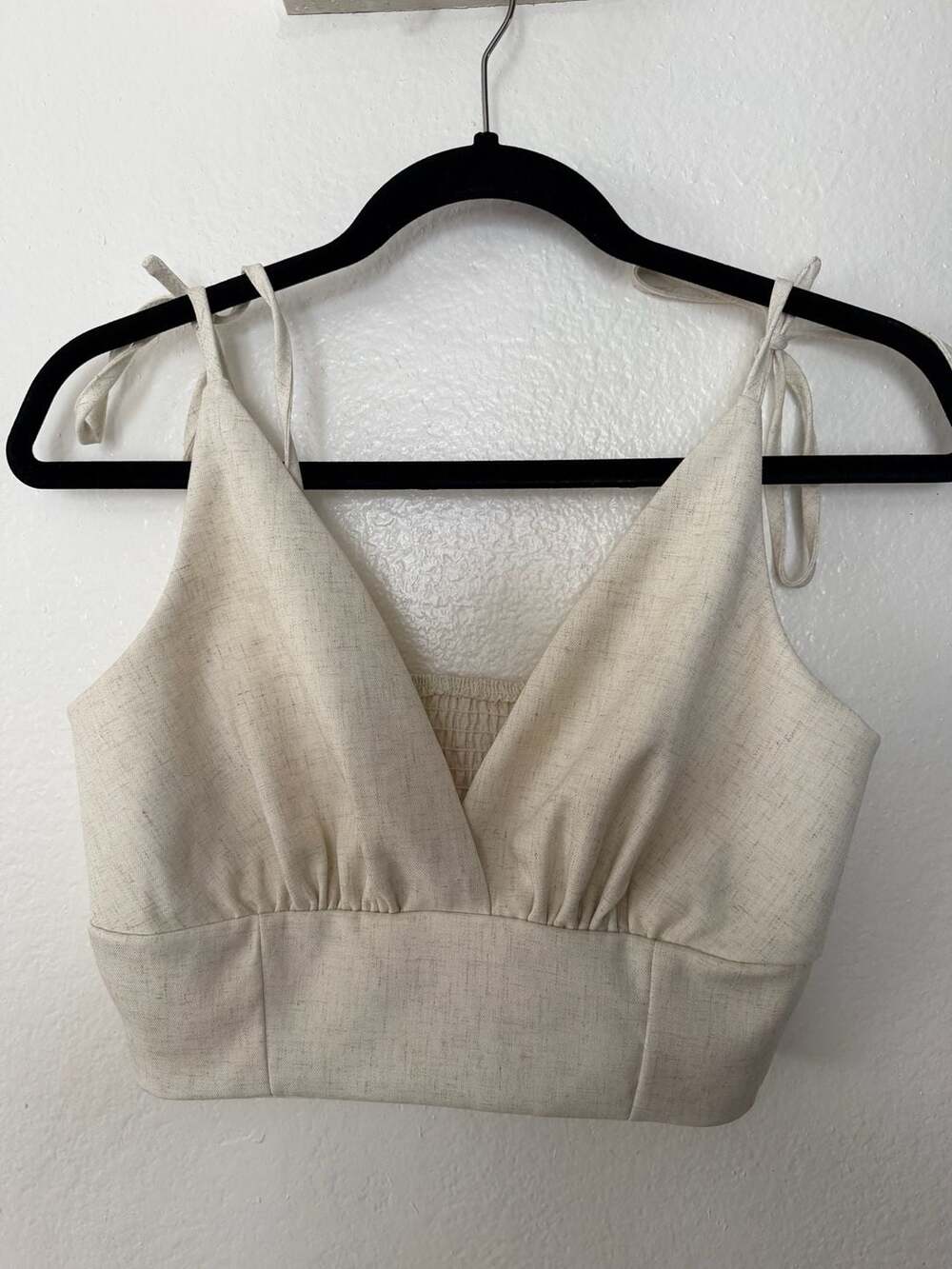 Franclia Solid Color Pleated Shoulder Knot Camisole Crop Top - Picture 1 of 4